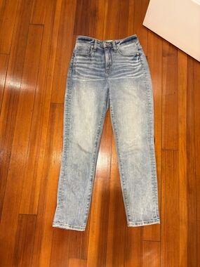 BKE Ellie High-Rise Light Wash Jeans